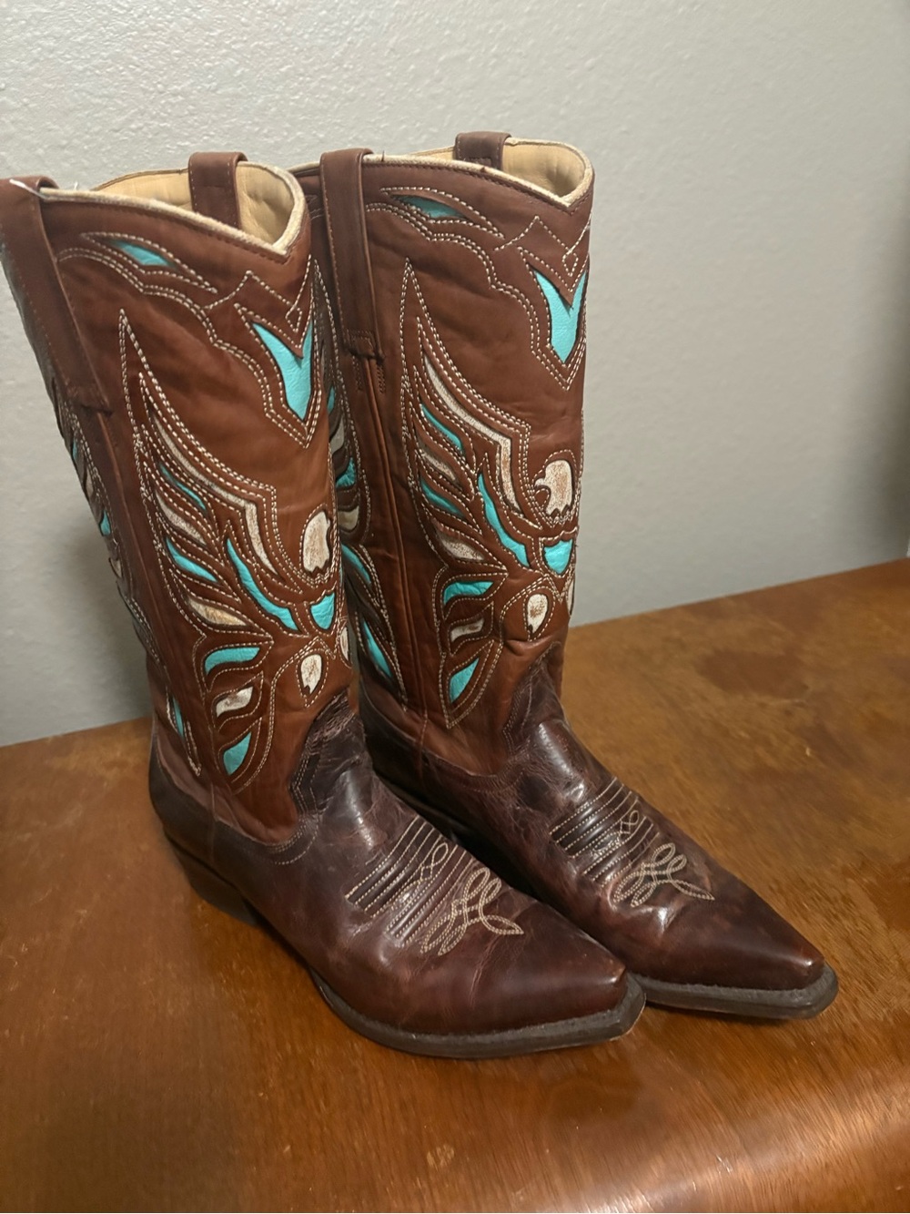 Stetson Women’s Brown Leather Cowboy Boots with Turquoise Embroidery